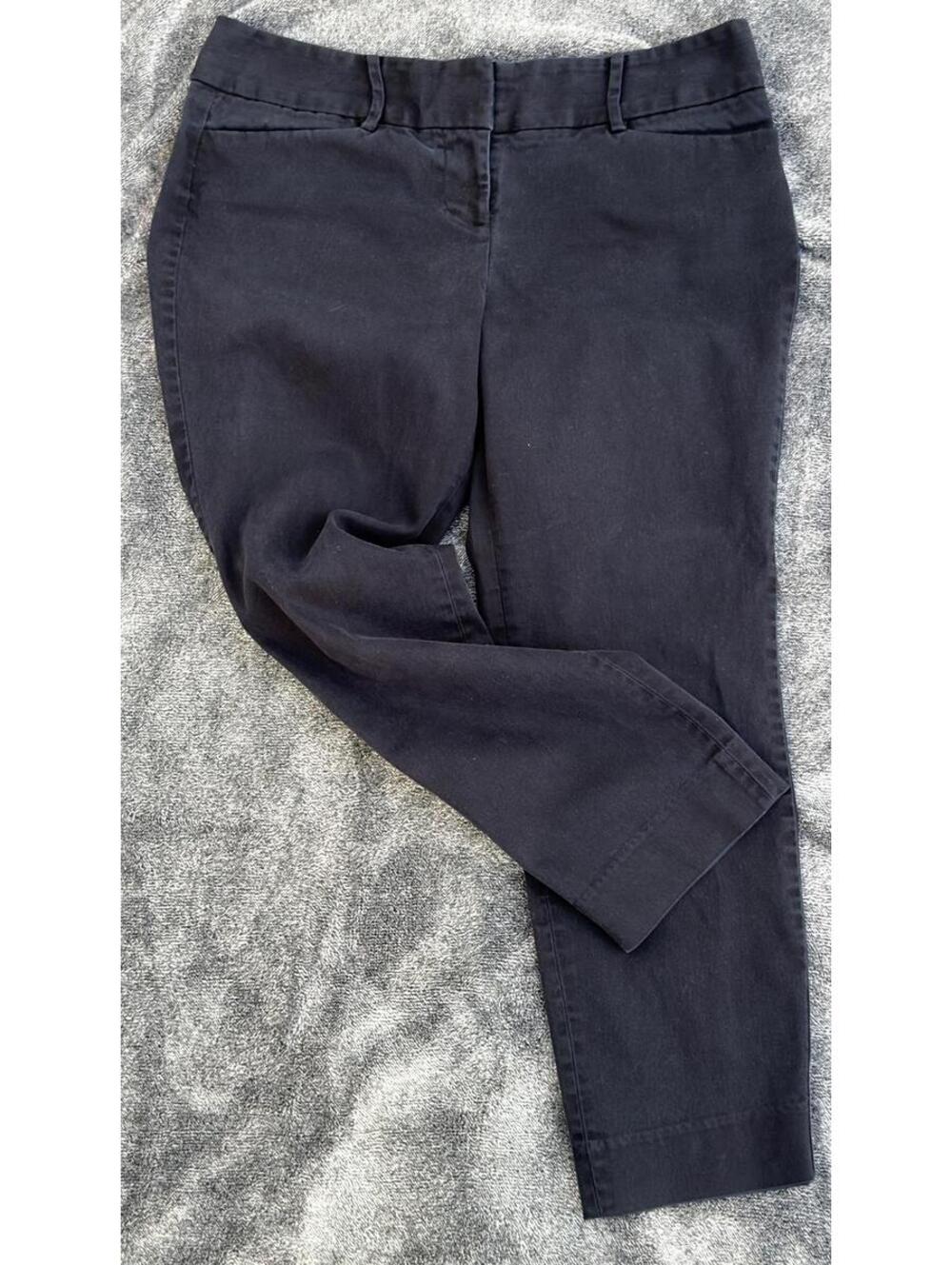 Classic Black Capri Pants Slim Fit Size Medium Cotton Blend